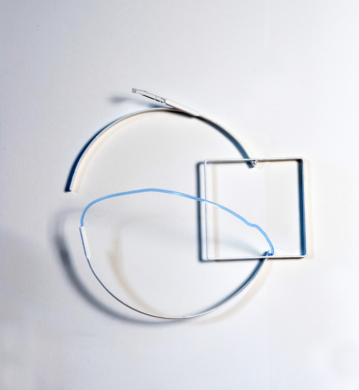 2013, ferro verniciato, plexiglas colorato, trattato, cm 50 x 40 x 10