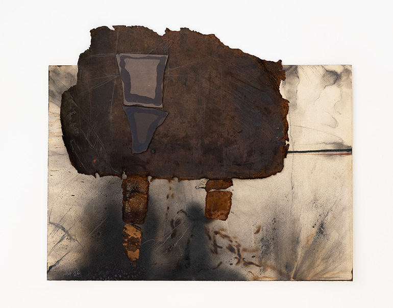 _Oxidationes temporis 6, 2026, tec. mista cartonlegno,fuoco,smalti,cop. Pelle e vetro antichi, graffite, 43 x 51 cm ca.